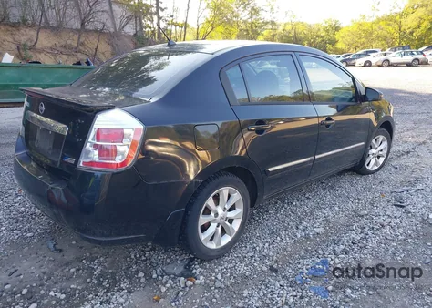 2011 Nissan Sentra 2.0S z USA, uszkodzony, nr VIN 3N1AB6AP2BL709700
